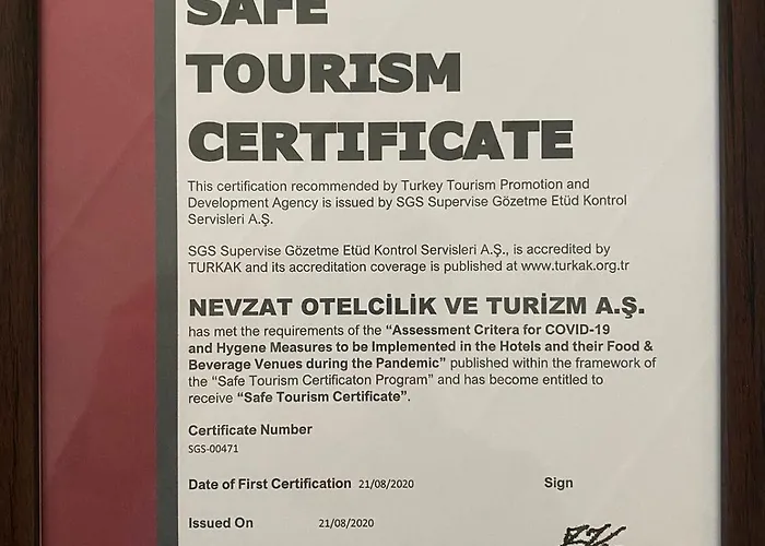 Отель Albatros Premier